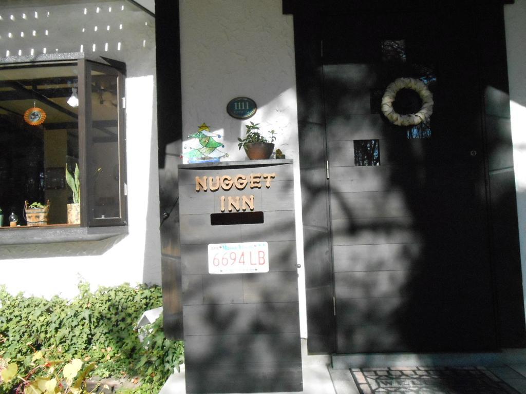 Pension Nugget Inn Hakuba Buitenkant foto