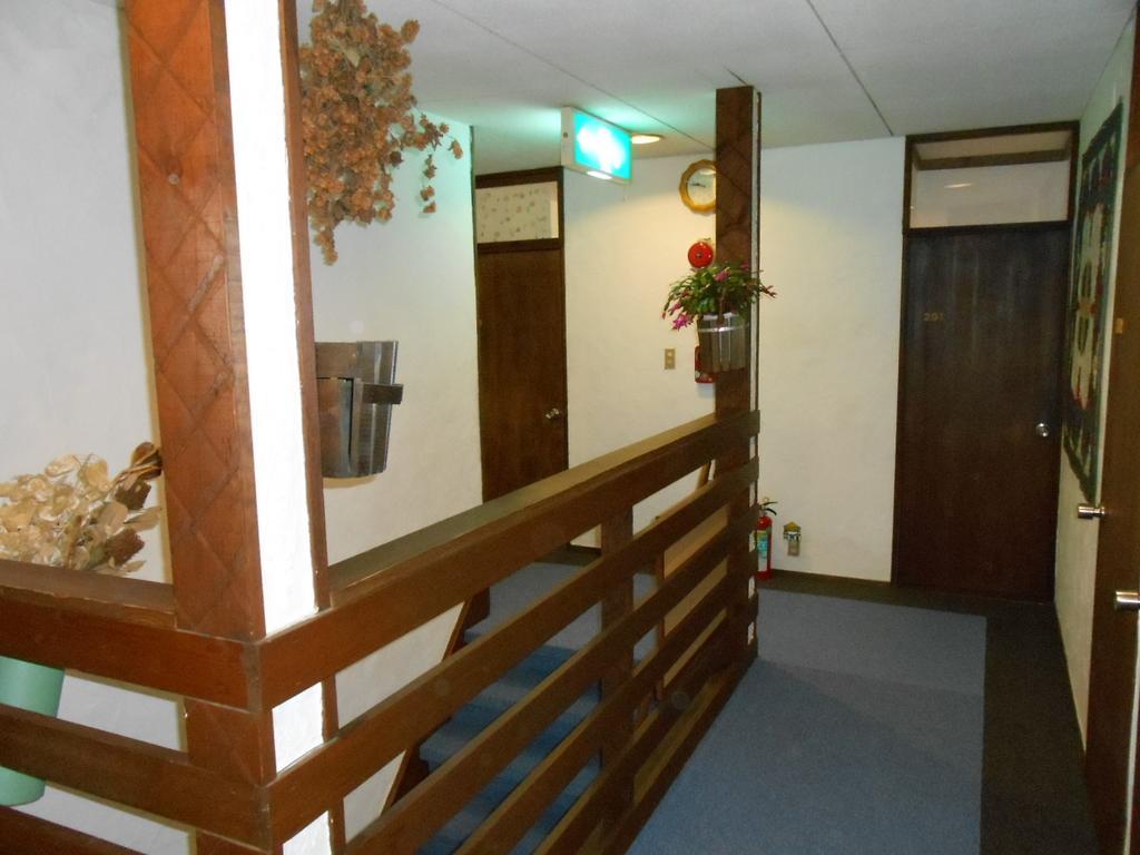 Pension Nugget Inn Hakuba Buitenkant foto