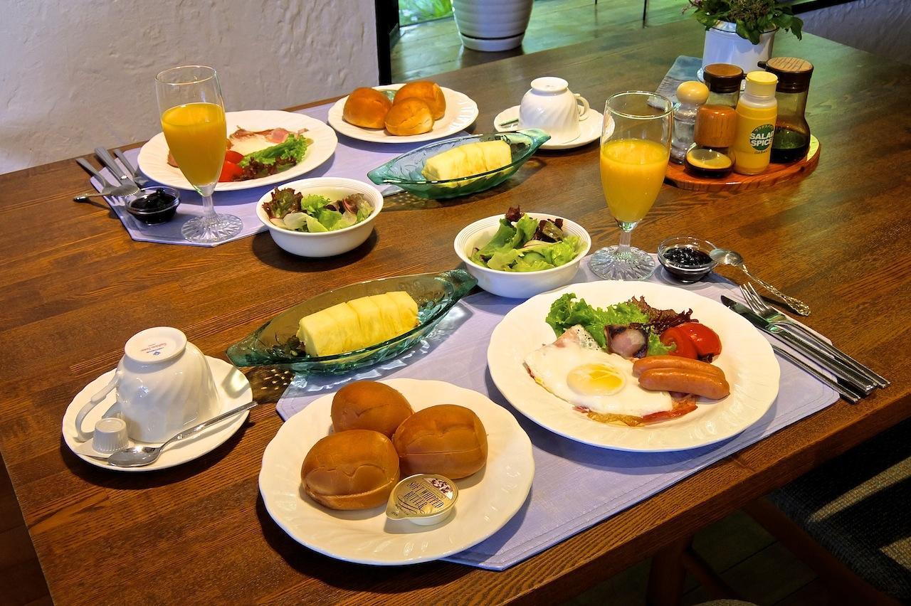 Pension Nugget Inn Hakuba Buitenkant foto